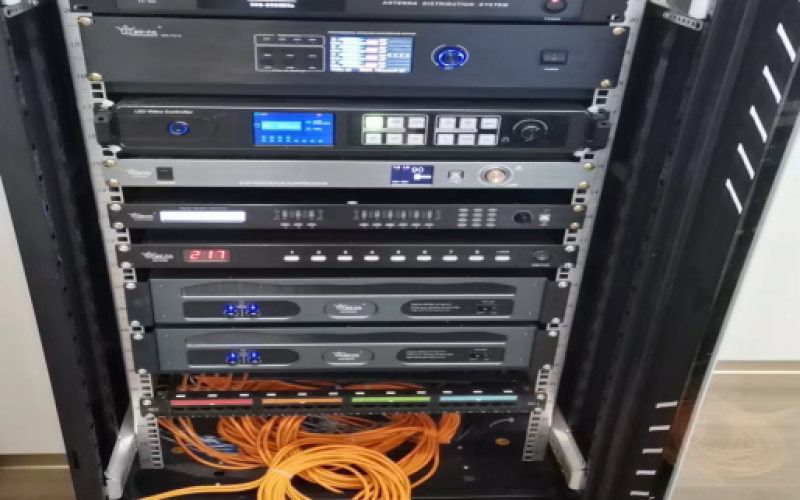 YUESAI無線手拉手會(huì)議系統(tǒng)成功應(yīng)用于湖北武漢市黃陂區(qū)中建三局會(huì)議室